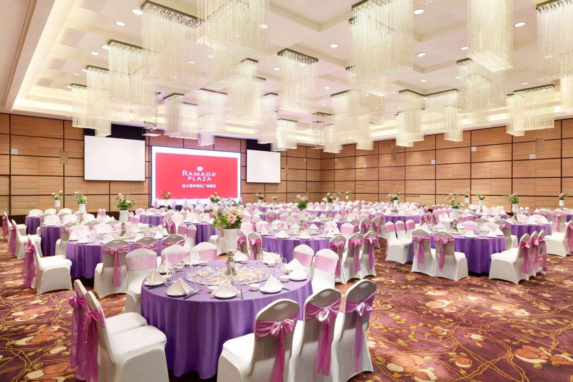 Готель Ramada Plaza Ляньюньган Екстер'єр фото