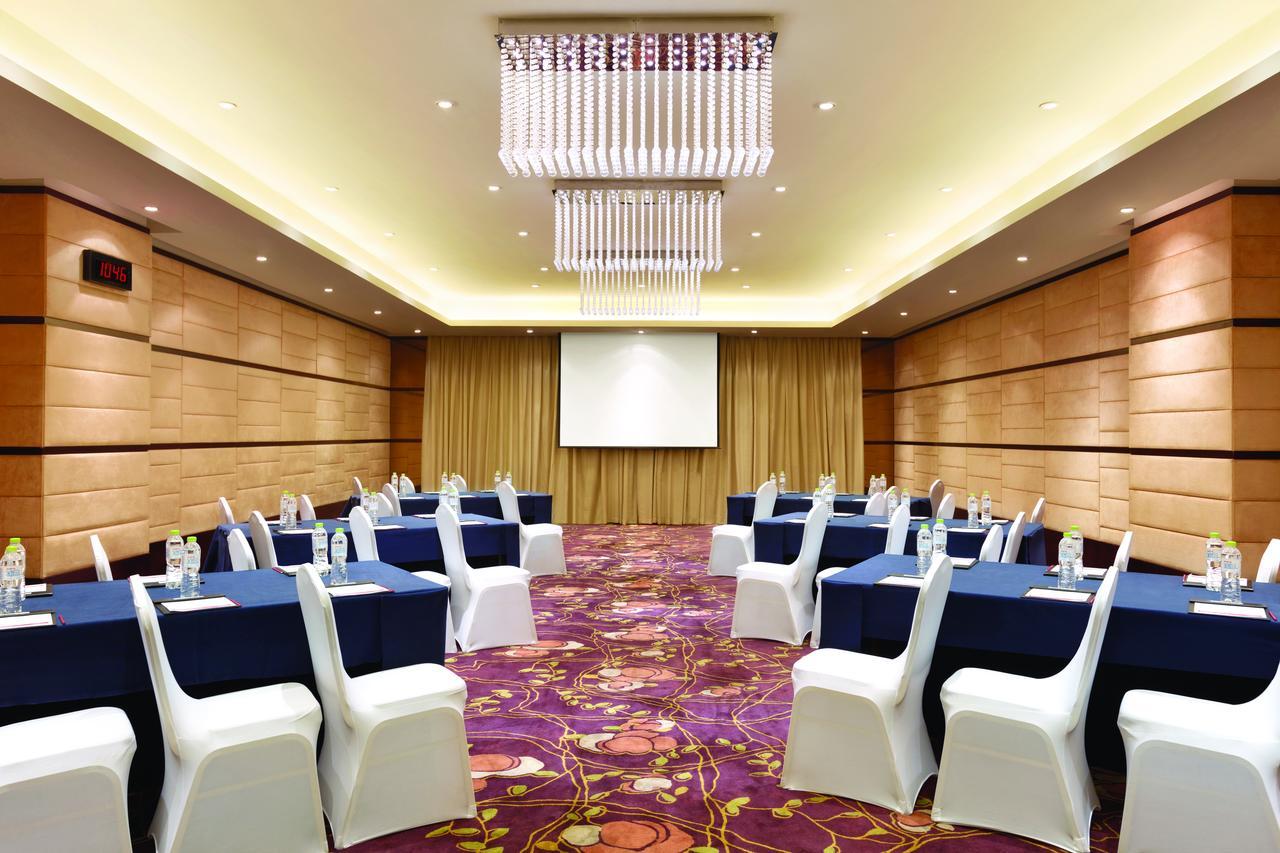 Готель Ramada Plaza Ляньюньган Екстер'єр фото
